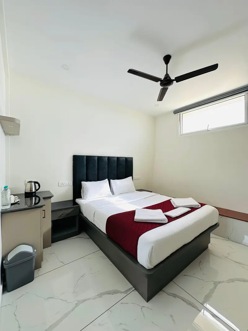 Economy Room